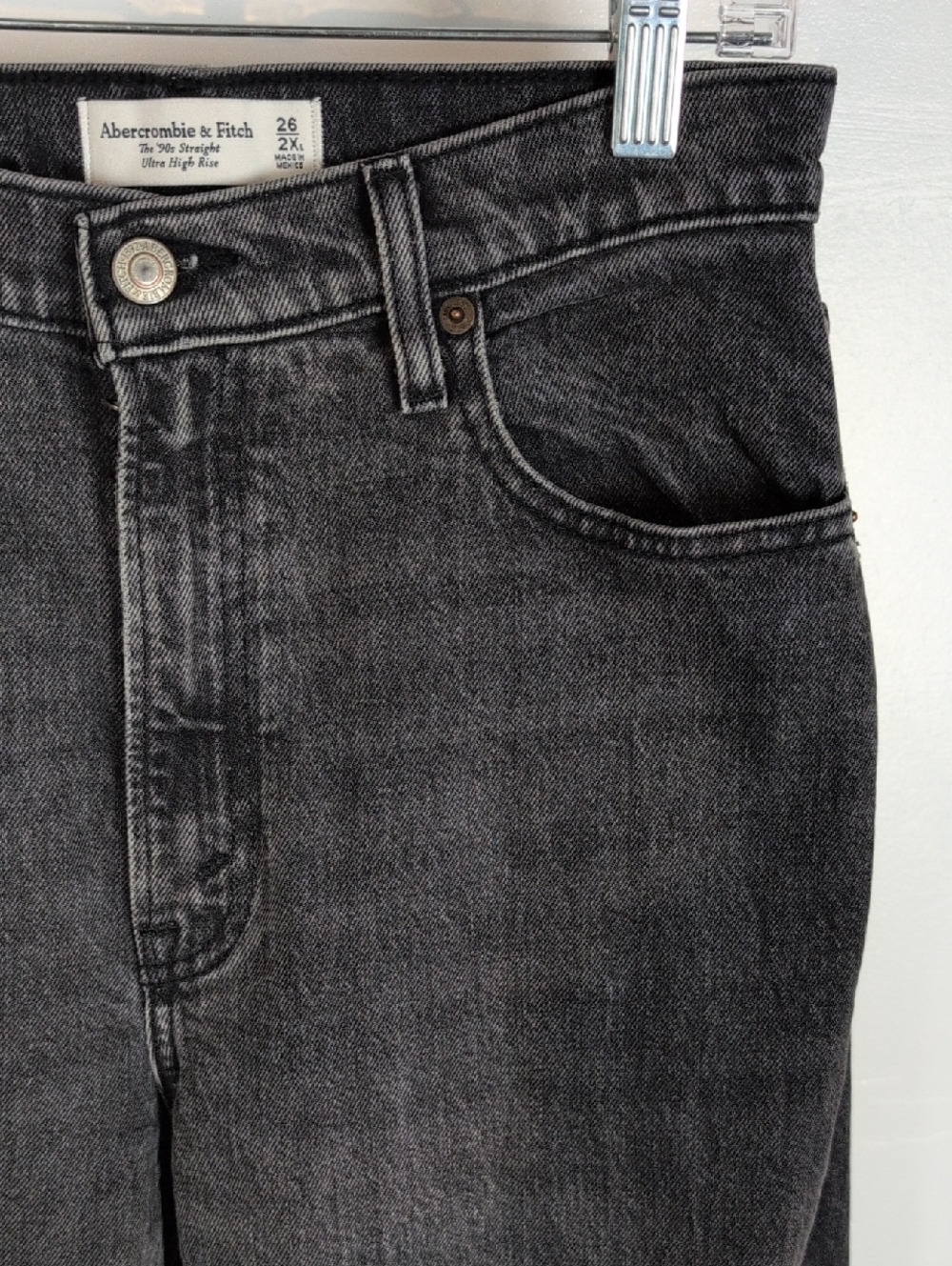 Abercrombie & Fitch 90s Straight Ultra High Rise Jeans - Picture 3 of 12